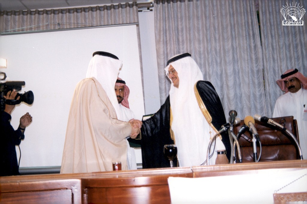 لقاء مفتوح مع مدير جامعة الملك خالد / د. عبد الله الراشد …- إدارة الأديب / أحمد عسيري .
