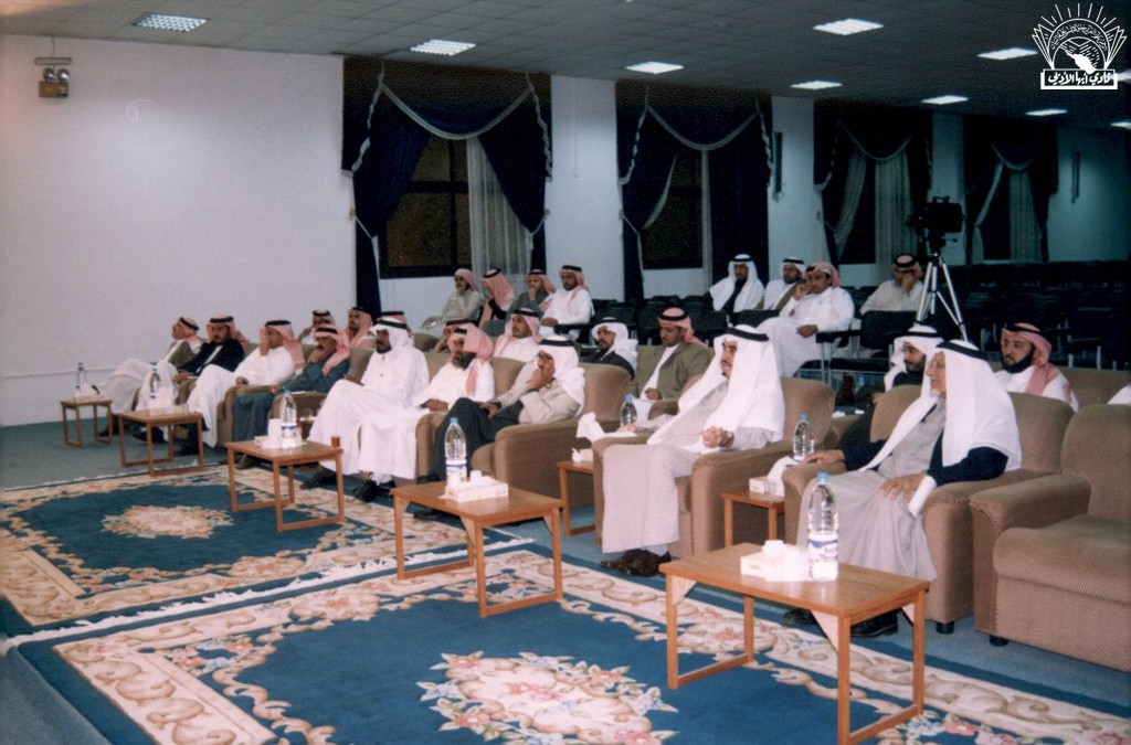 أحد اللقاءات الثقافية الشهرية مع / د. حسن النعمي – أ. عبد الله التعزي .