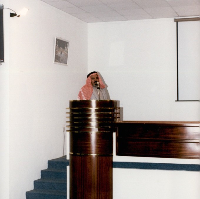 ( العزف على أنغام التراث) : محاضرة لأحد الباحثين أدارها د. سعد عثمان .
